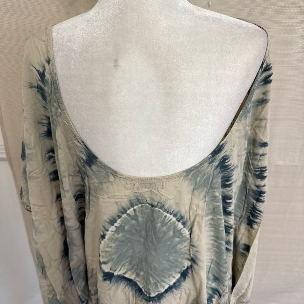 Tiare Hawaii Blue Tie-Dye Lace Top - Picture 2 of 2